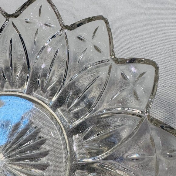 VIntage Federal Glass Petal Pattern Clear Glass 10" Fruit/Serving Bowl - Picture 5 of 8